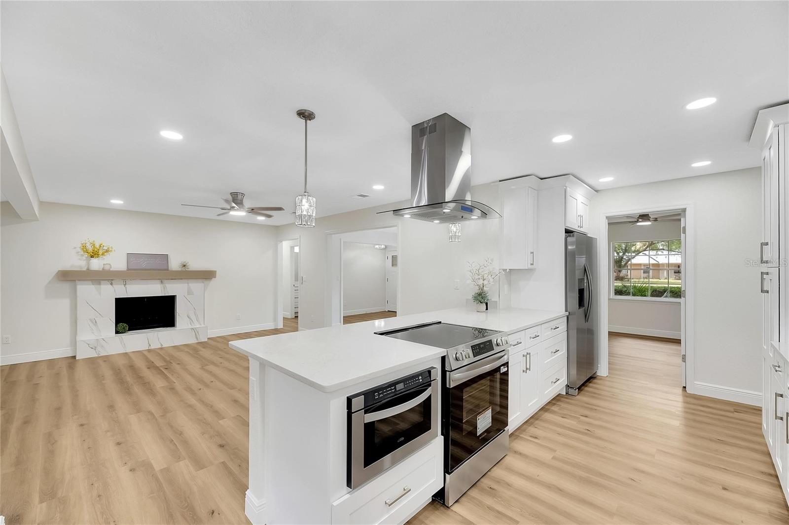 2207 PARKWOOD DR, VALRICO, FL — photo 18