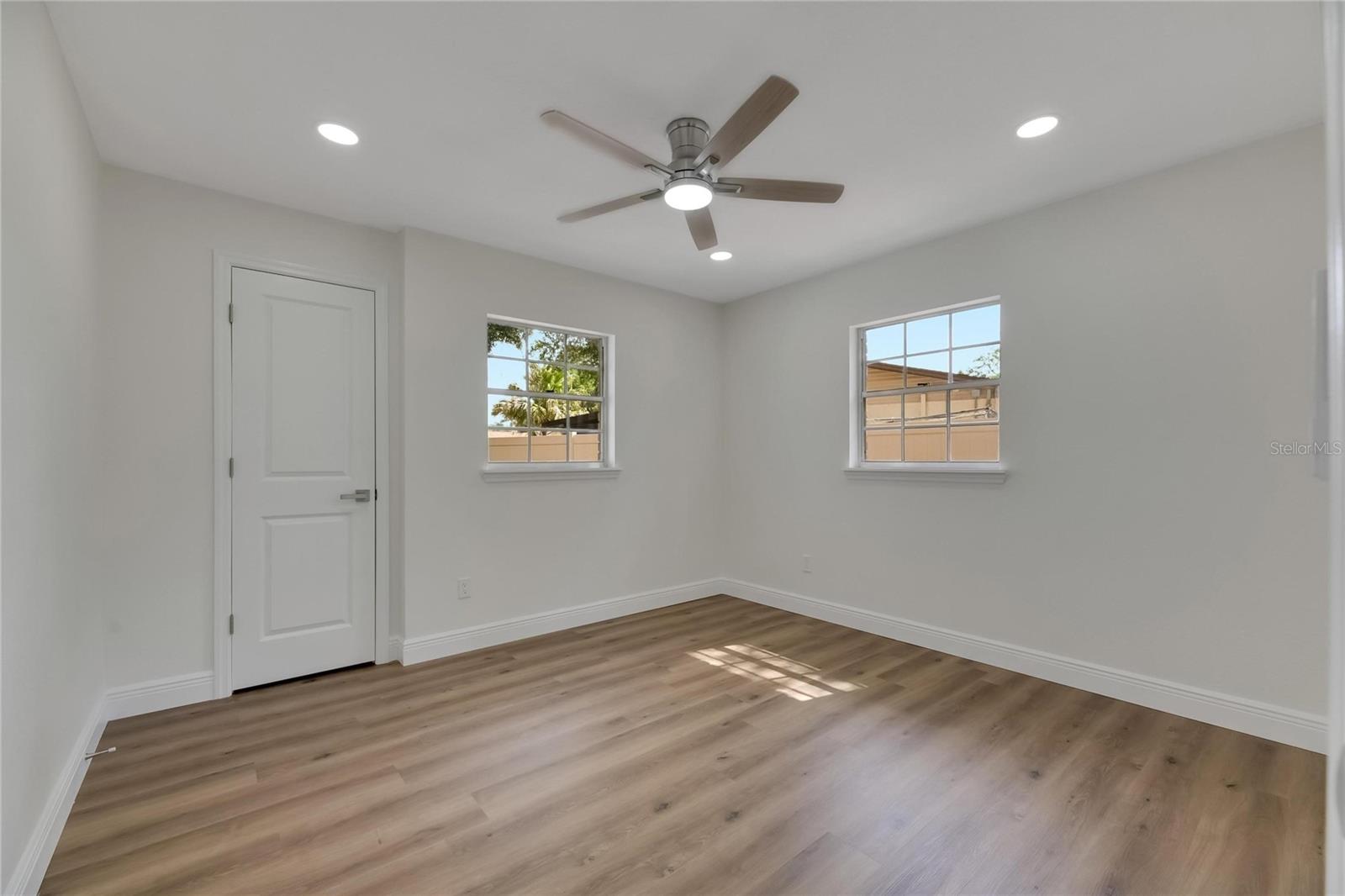 2207 PARKWOOD DR, VALRICO, FL — photo 34