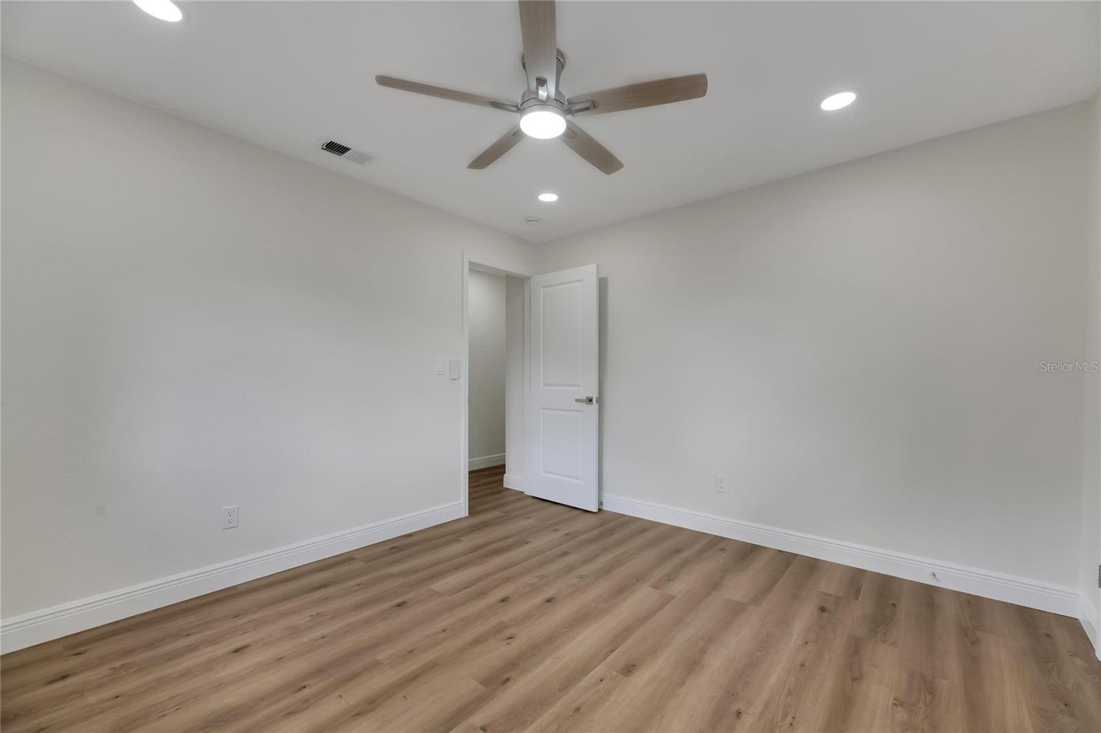 2207 PARKWOOD DR, VALRICO, FL — photo 36
