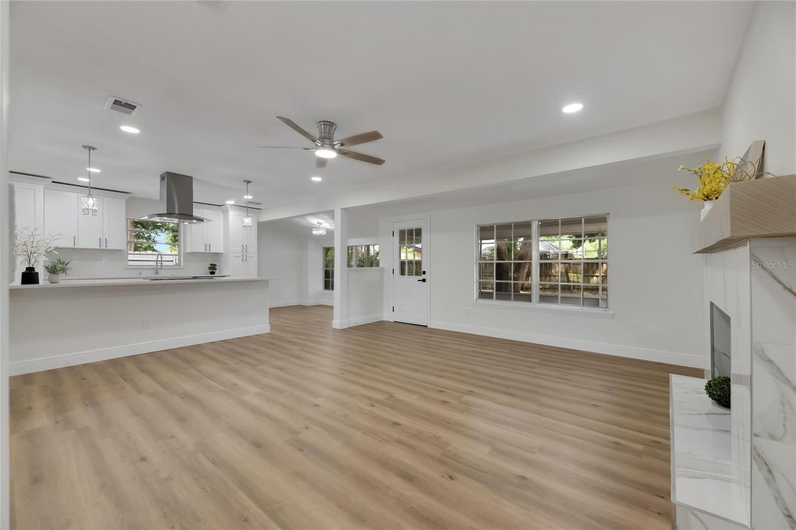 2207 PARKWOOD DR, VALRICO, FL — photo 49