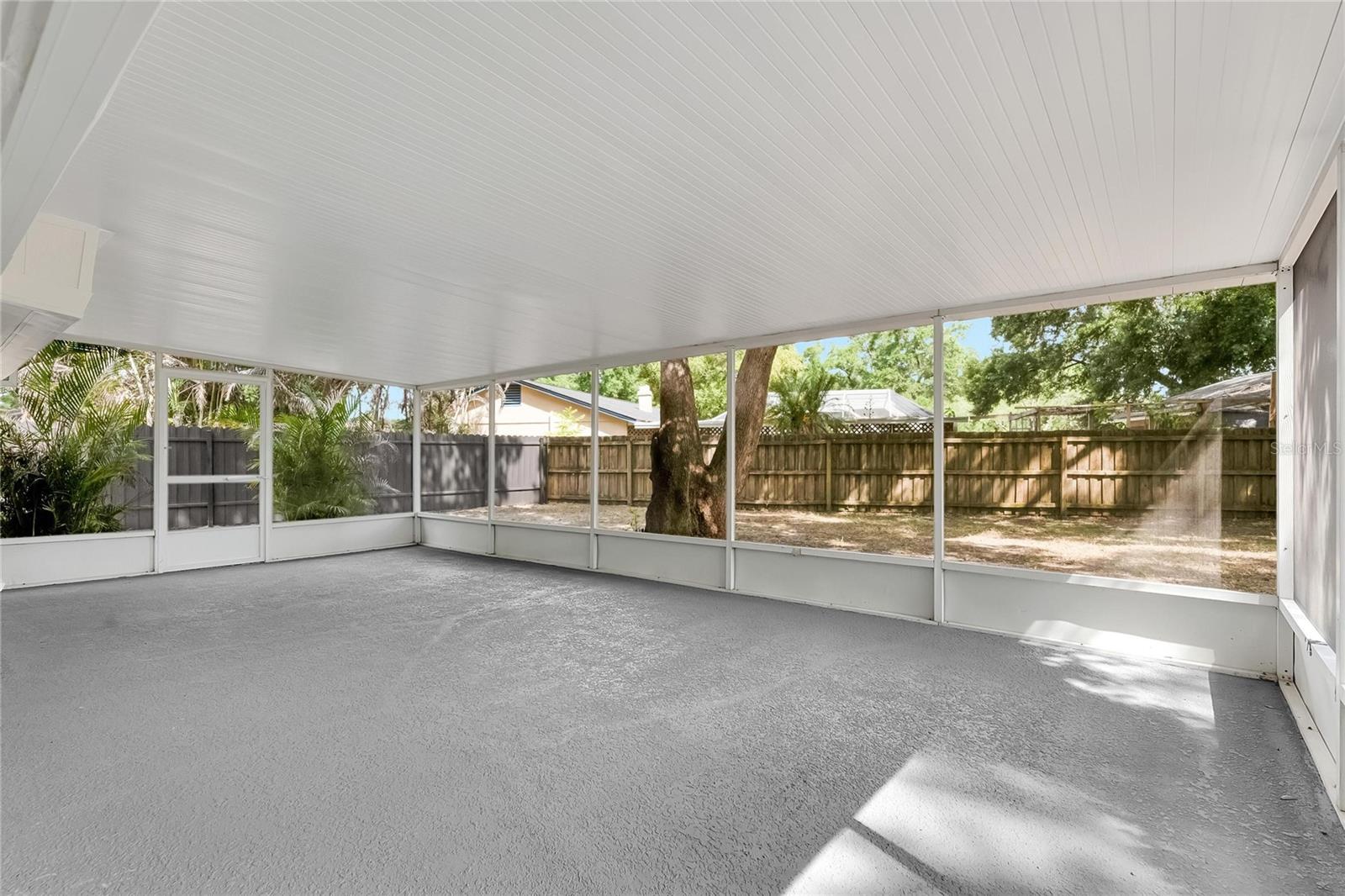 2207 PARKWOOD DR, VALRICO, FL — photo 69