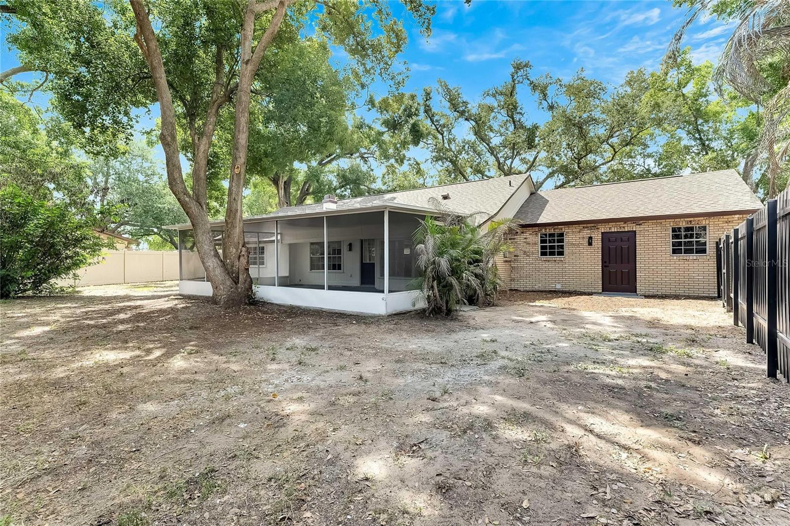 2207 PARKWOOD DR, VALRICO, FL — photo 72
