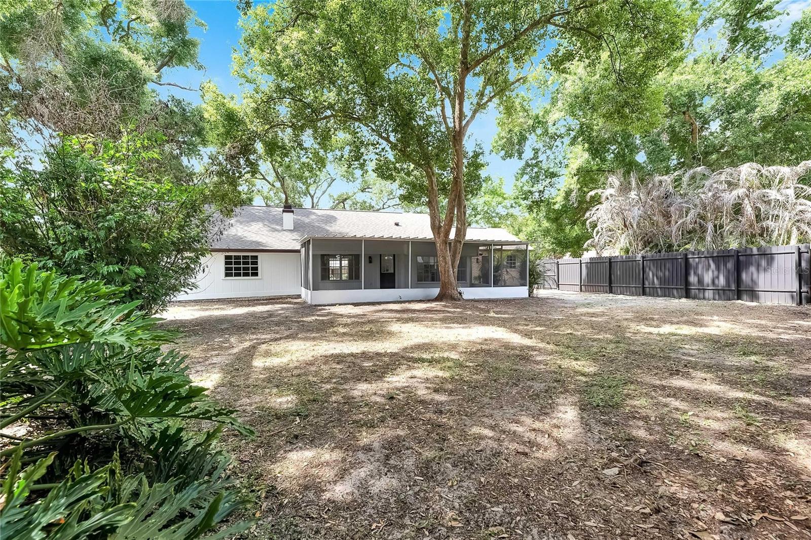 2207 PARKWOOD DR, VALRICO, FL — photo 74