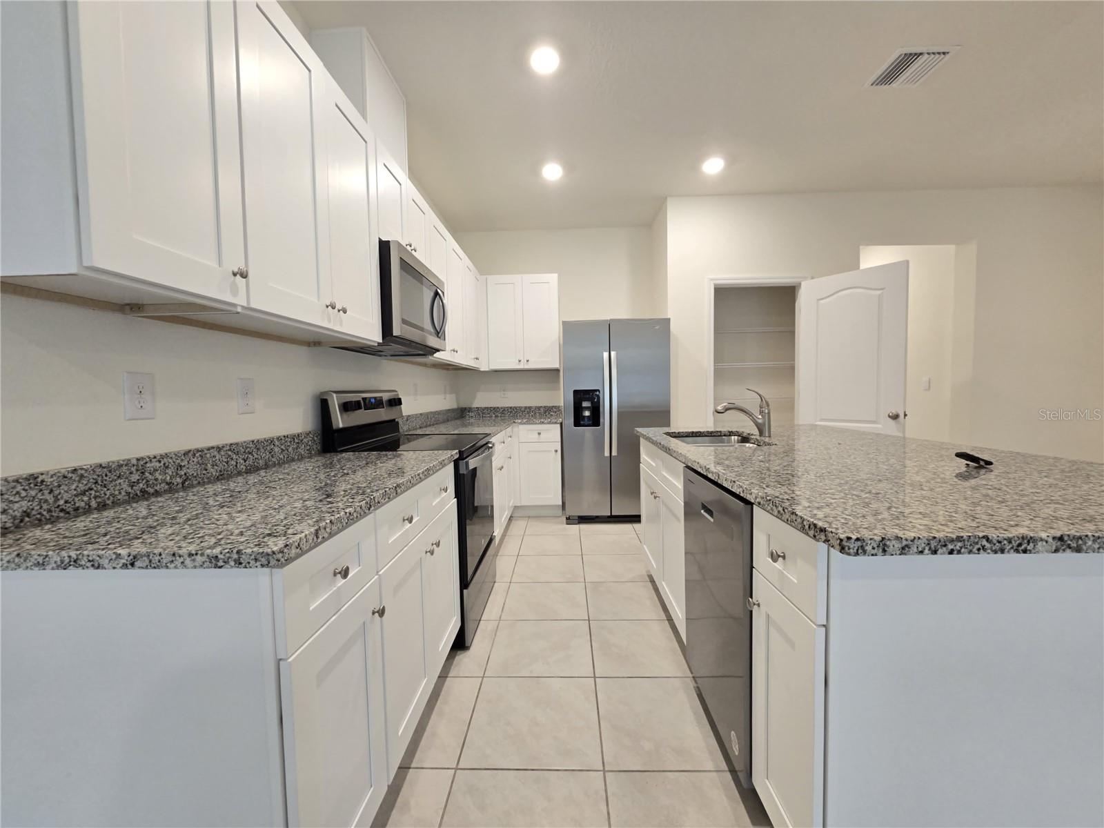 1242 LIDO DR, HOWEY IN THE HILLS, FL — photo 24