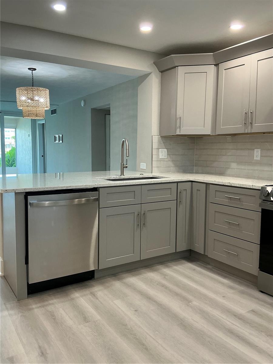 7645 SUN ISLAND DR S #101, SOUTH PASADENA, FL — photo 13