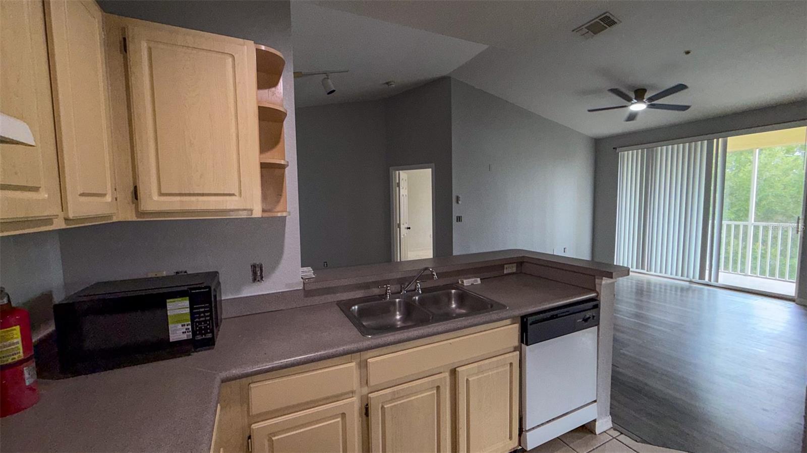 8812 DUNES CT #305, KISSIMMEE, FL — photo 12