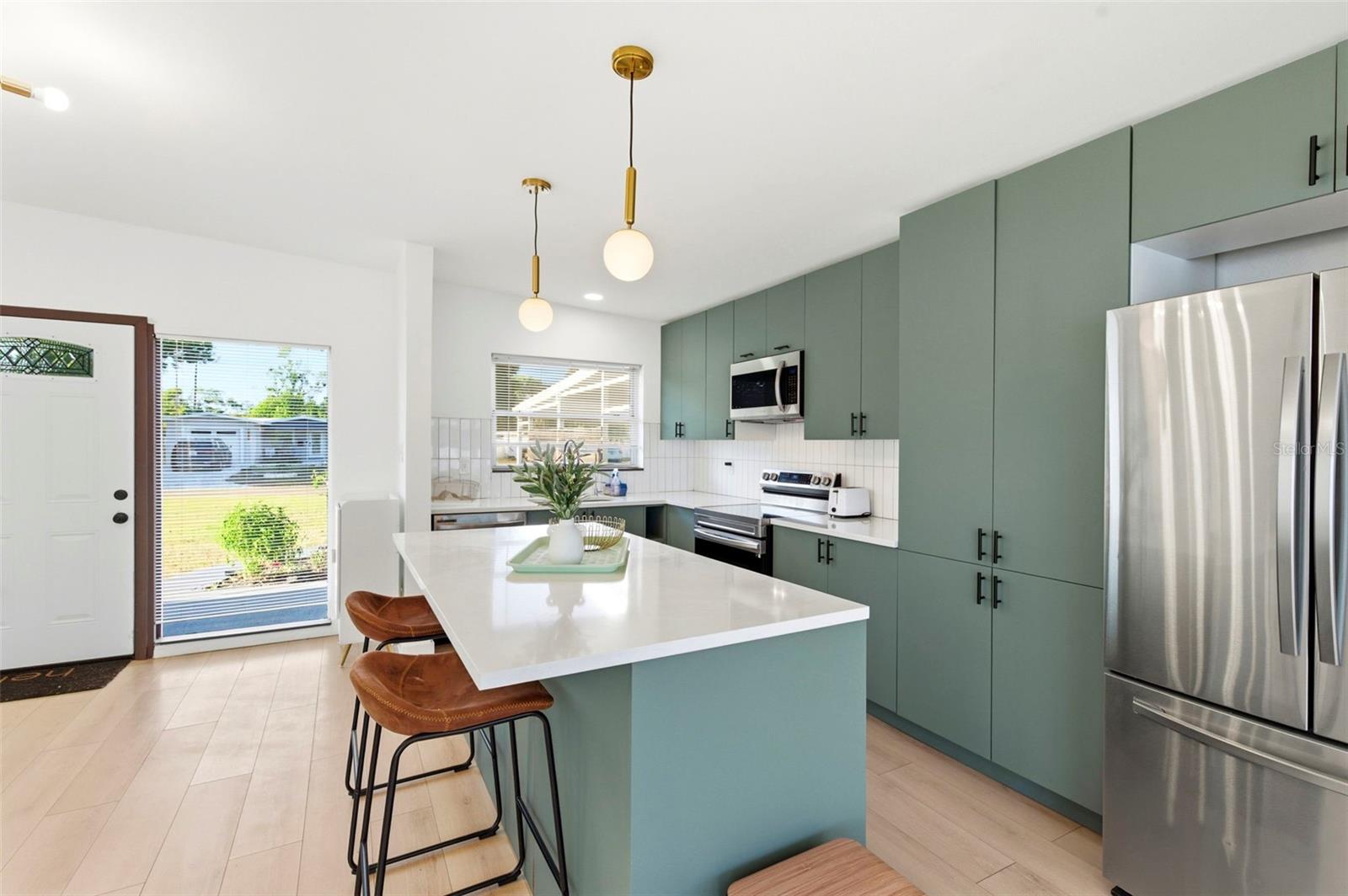 6350 HAMPTON DRIVE N, ST PETERSBURG, FL — photo 12