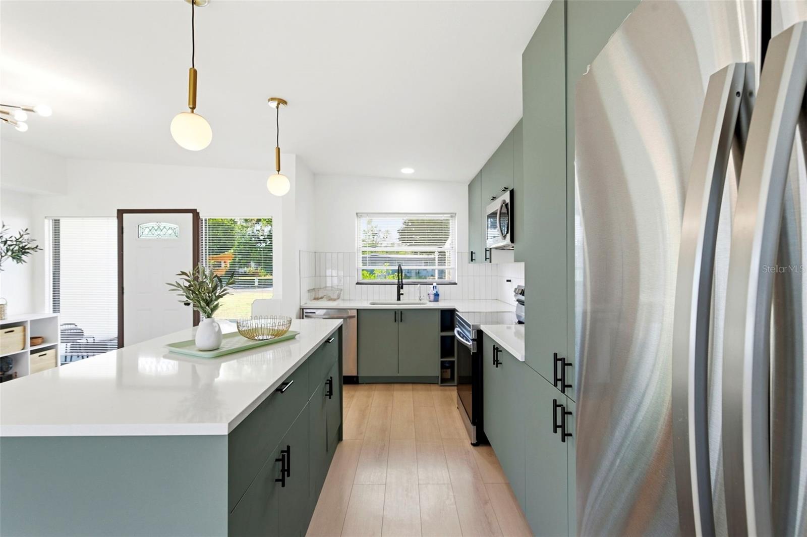 6350 HAMPTON DRIVE N, ST PETERSBURG, FL — photo 13