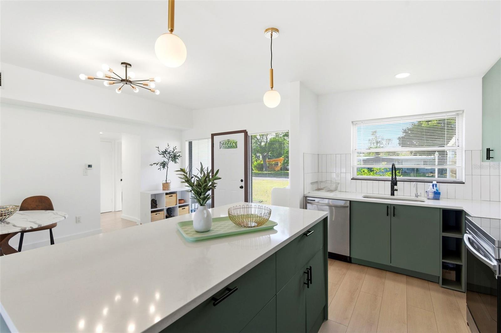 6350 HAMPTON DRIVE N, ST PETERSBURG, FL — photo 14