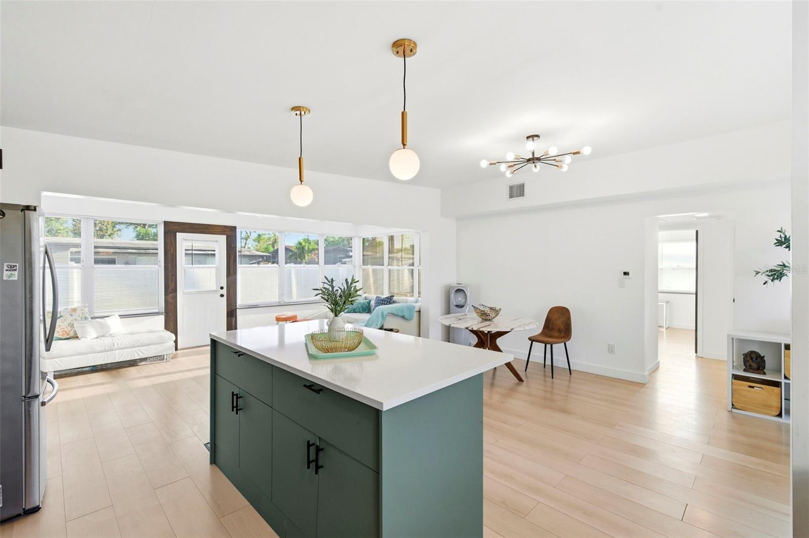 6350 HAMPTON DRIVE N, ST PETERSBURG, FL — photo 15