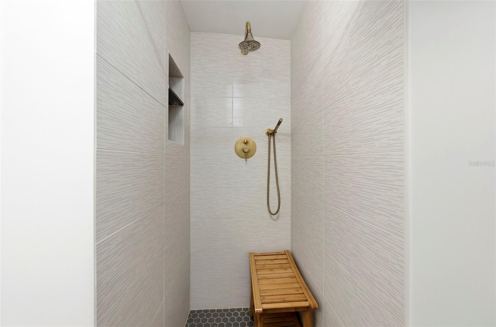 6350 HAMPTON DRIVE N, ST PETERSBURG, FL — photo 40