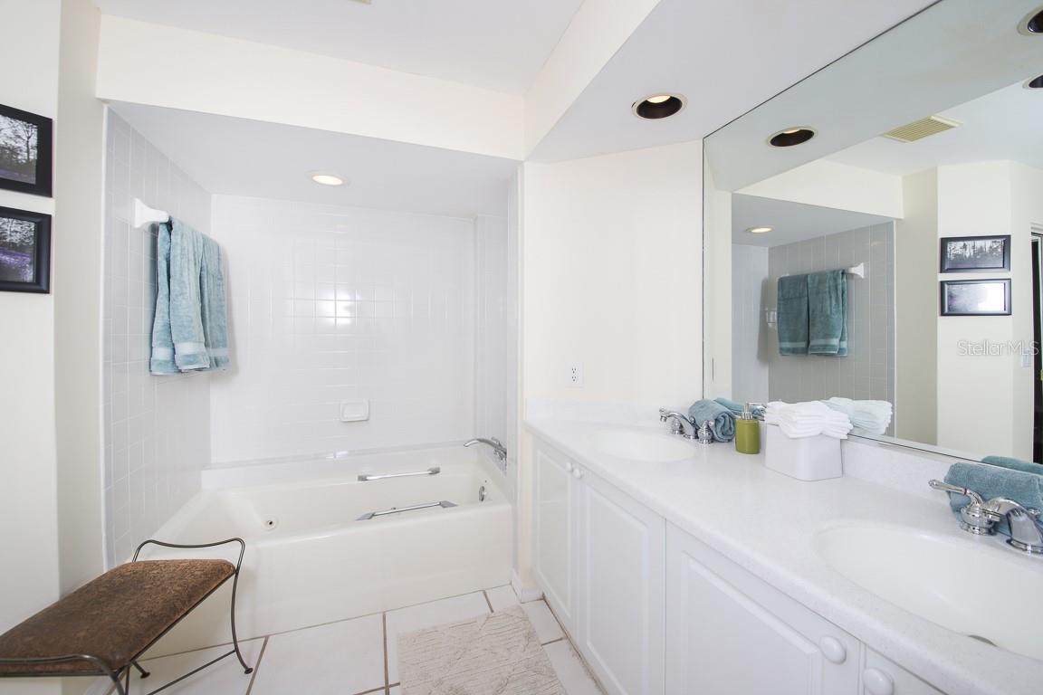 3605 54TH DR W #202, BRADENTON, FL — photo 19