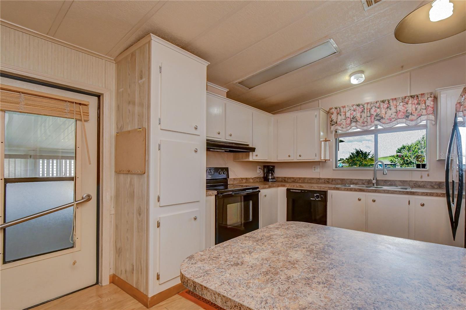 35123 COLONY HILLS DR, ZEPHYRHILLS, FL — photo 18
