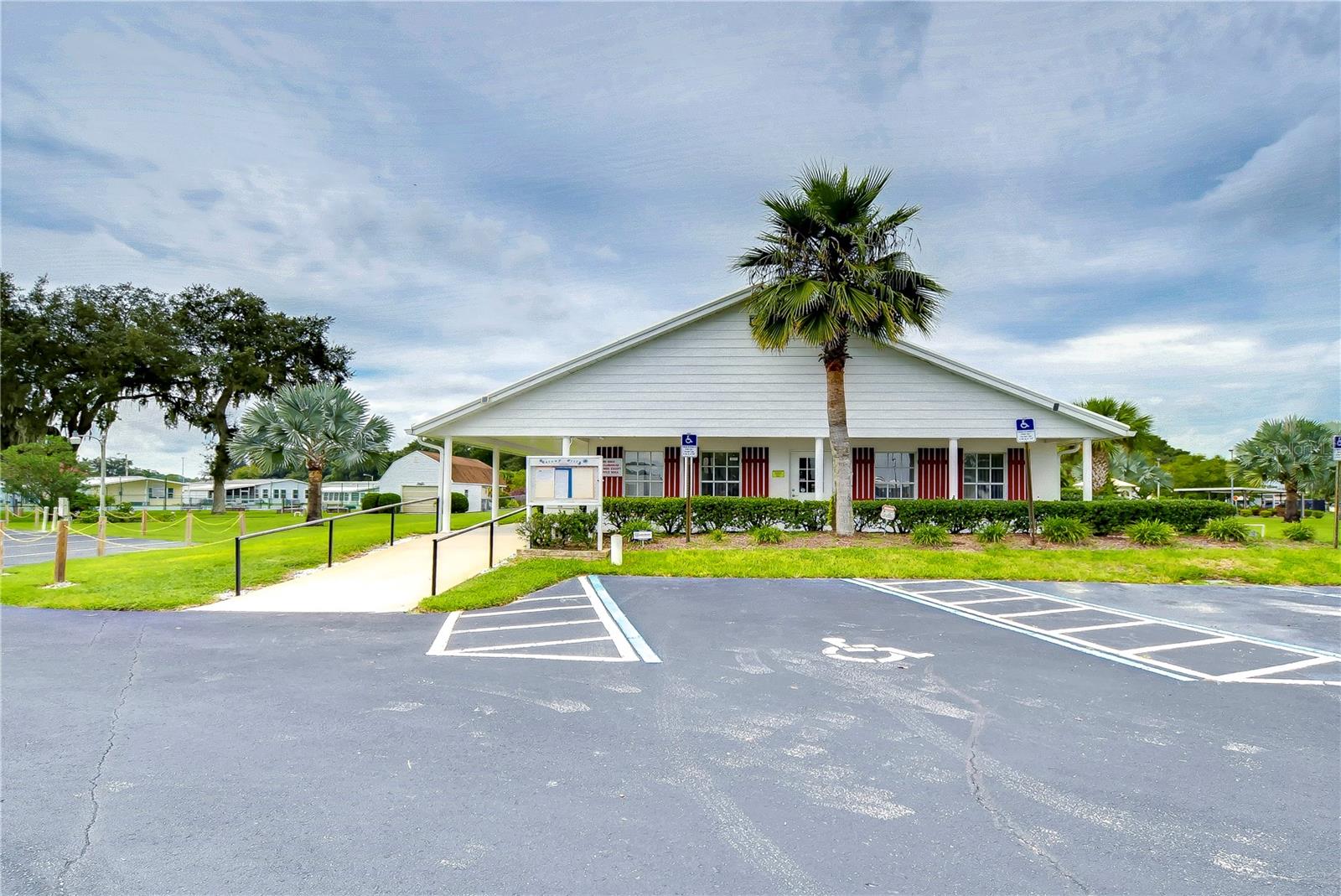 35123 COLONY HILLS DR, ZEPHYRHILLS, FL — photo 45