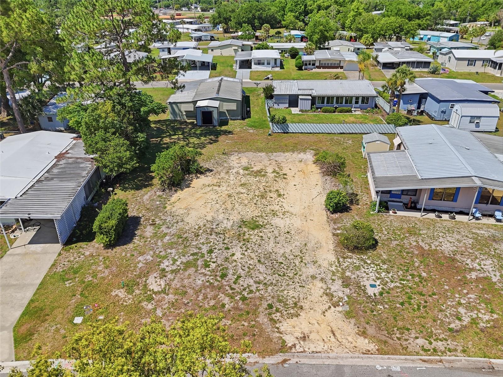 1223 NASSAU CIR, TAVARES, FL