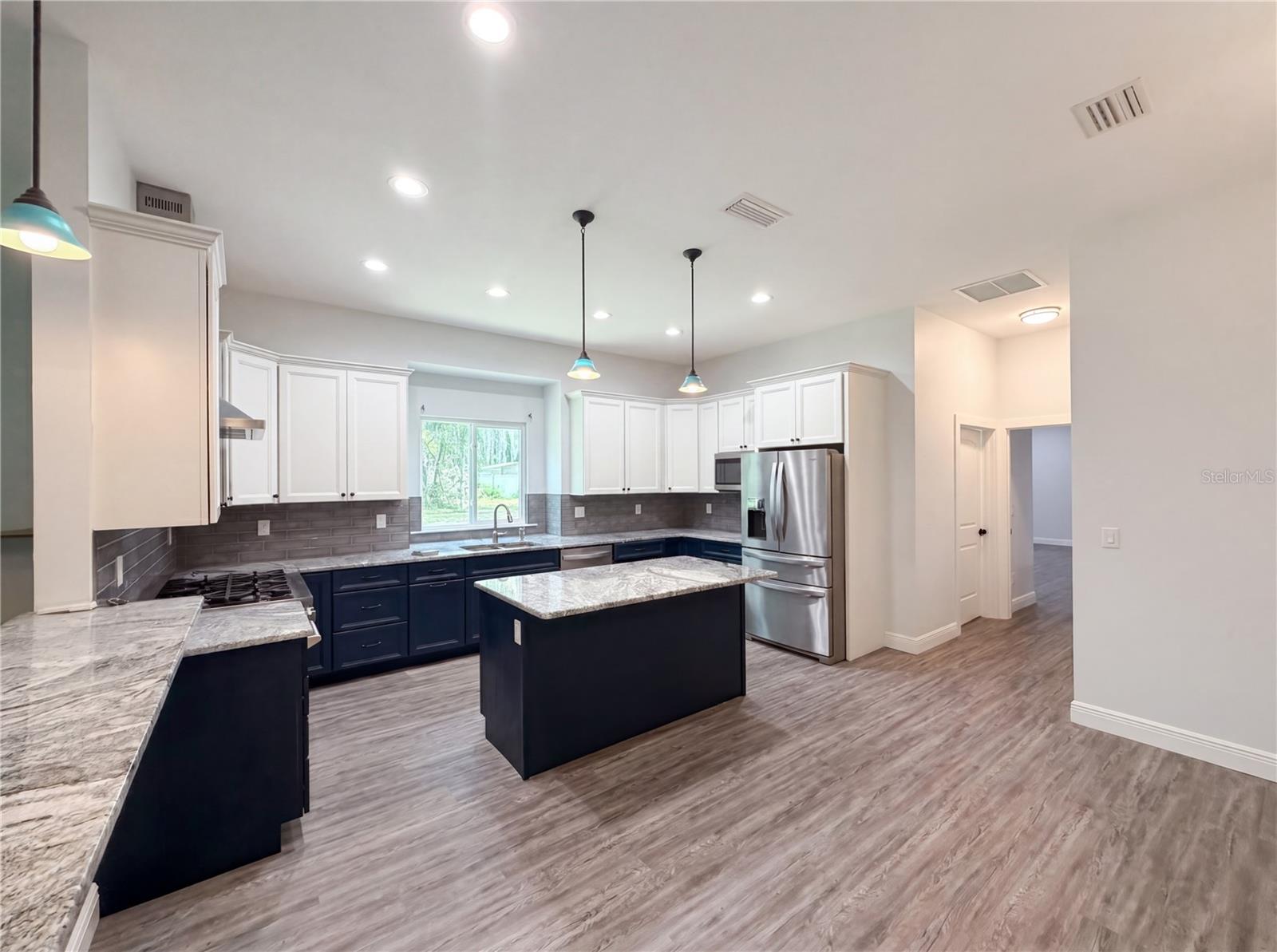 2700 WESTSIDE DR, LEESBURG, FL — photo 11