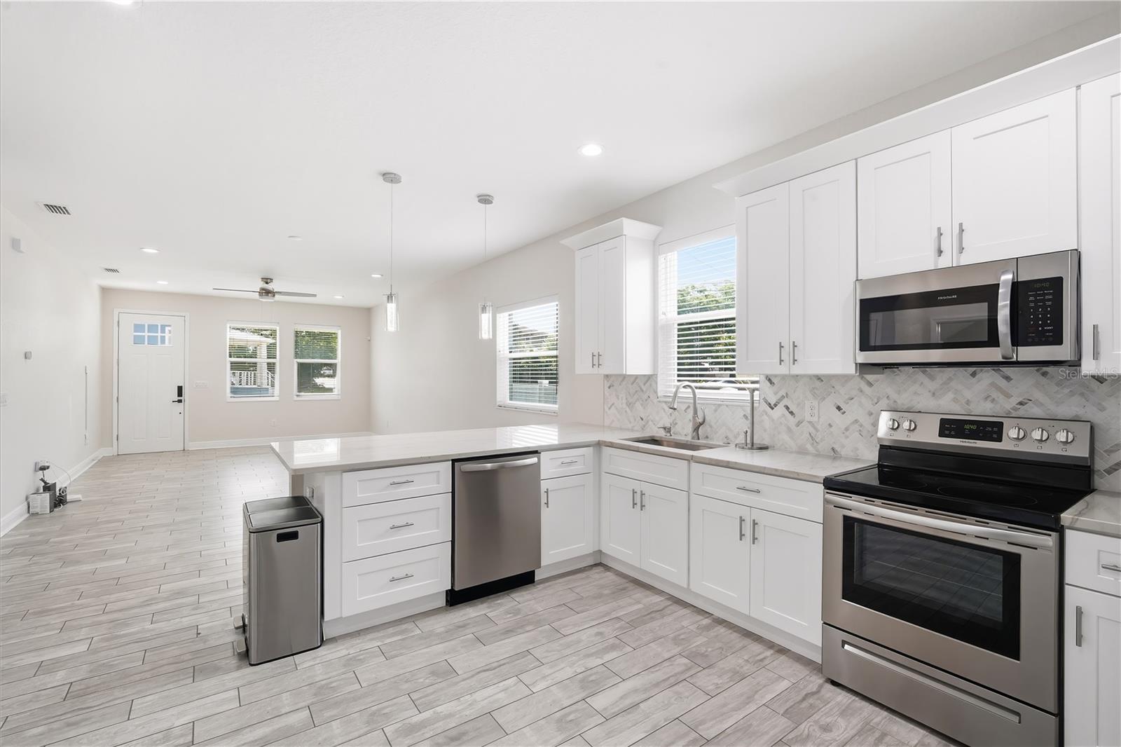 2904 BANZA ST, TAMPA, FL — photo 8