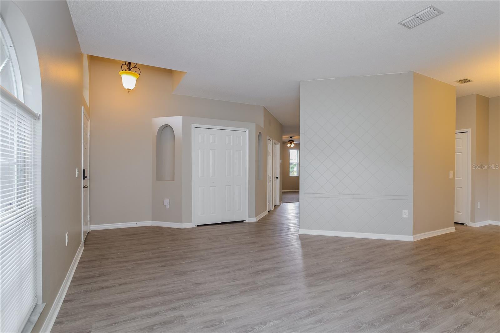 421 PEPPERMILL CIR, KISSIMMEE, FL — photo 2