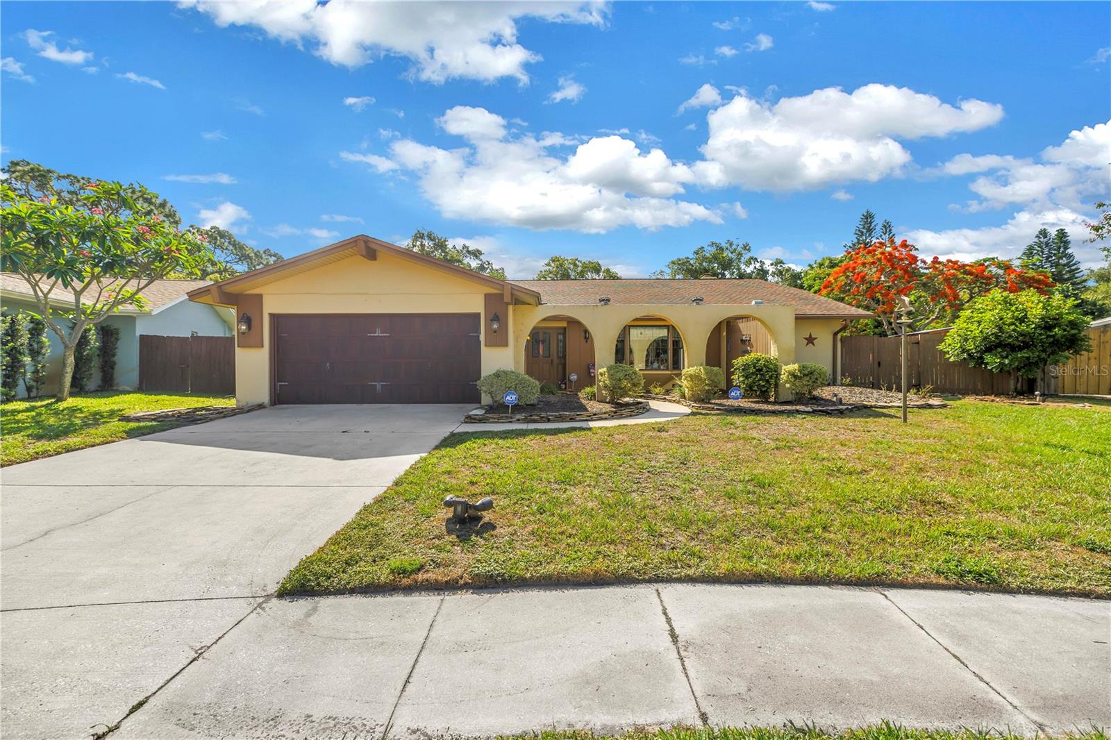 10657 DEL PRADO DR E, LARGO, FL