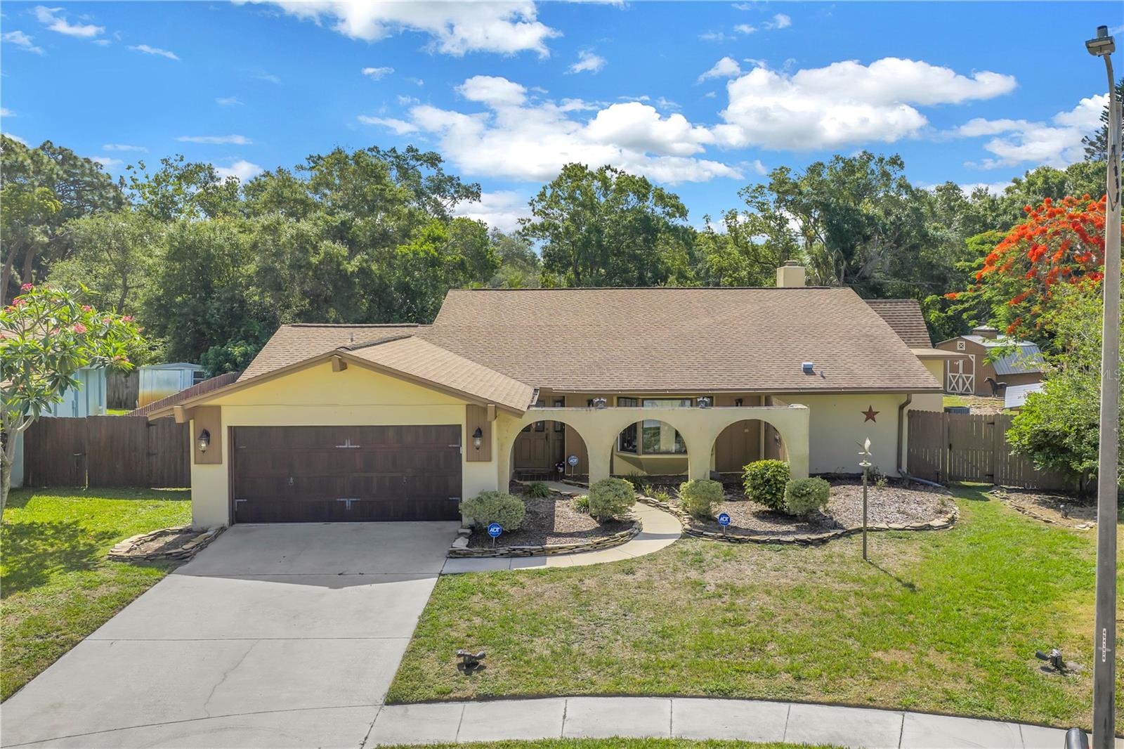 10657 DEL PRADO DR E, LARGO, FL — photo 2
