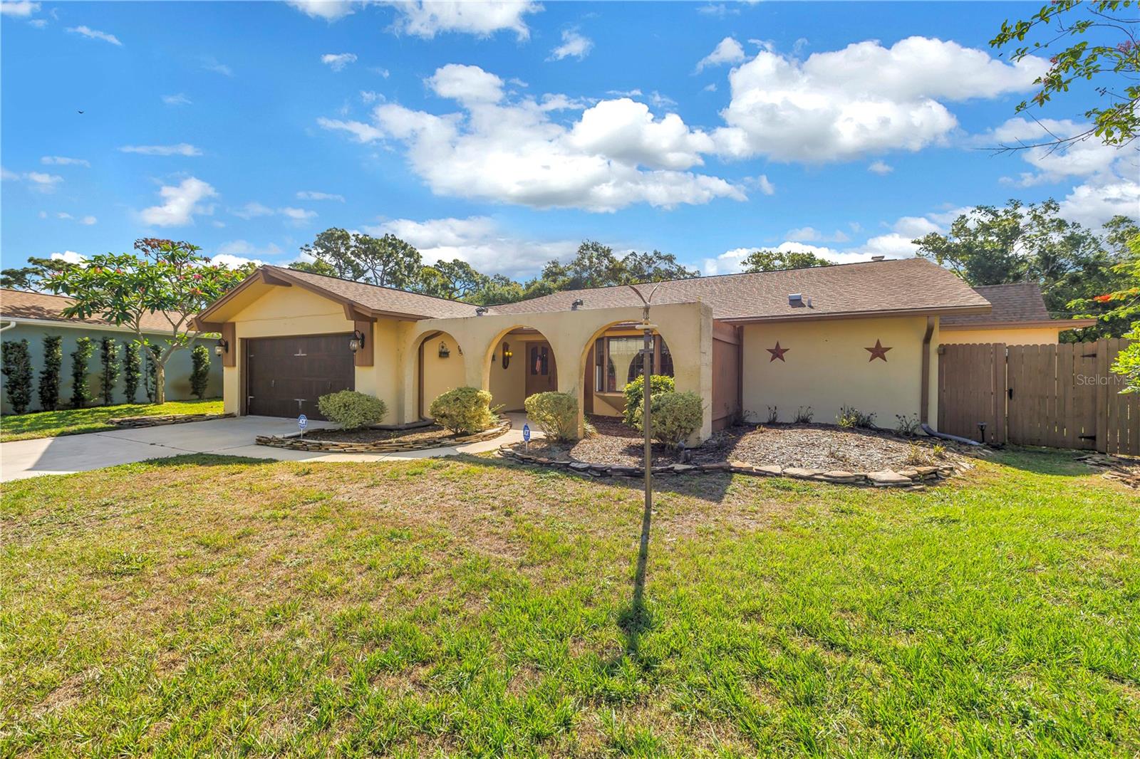 10657 DEL PRADO DR E, LARGO, FL — photo 3