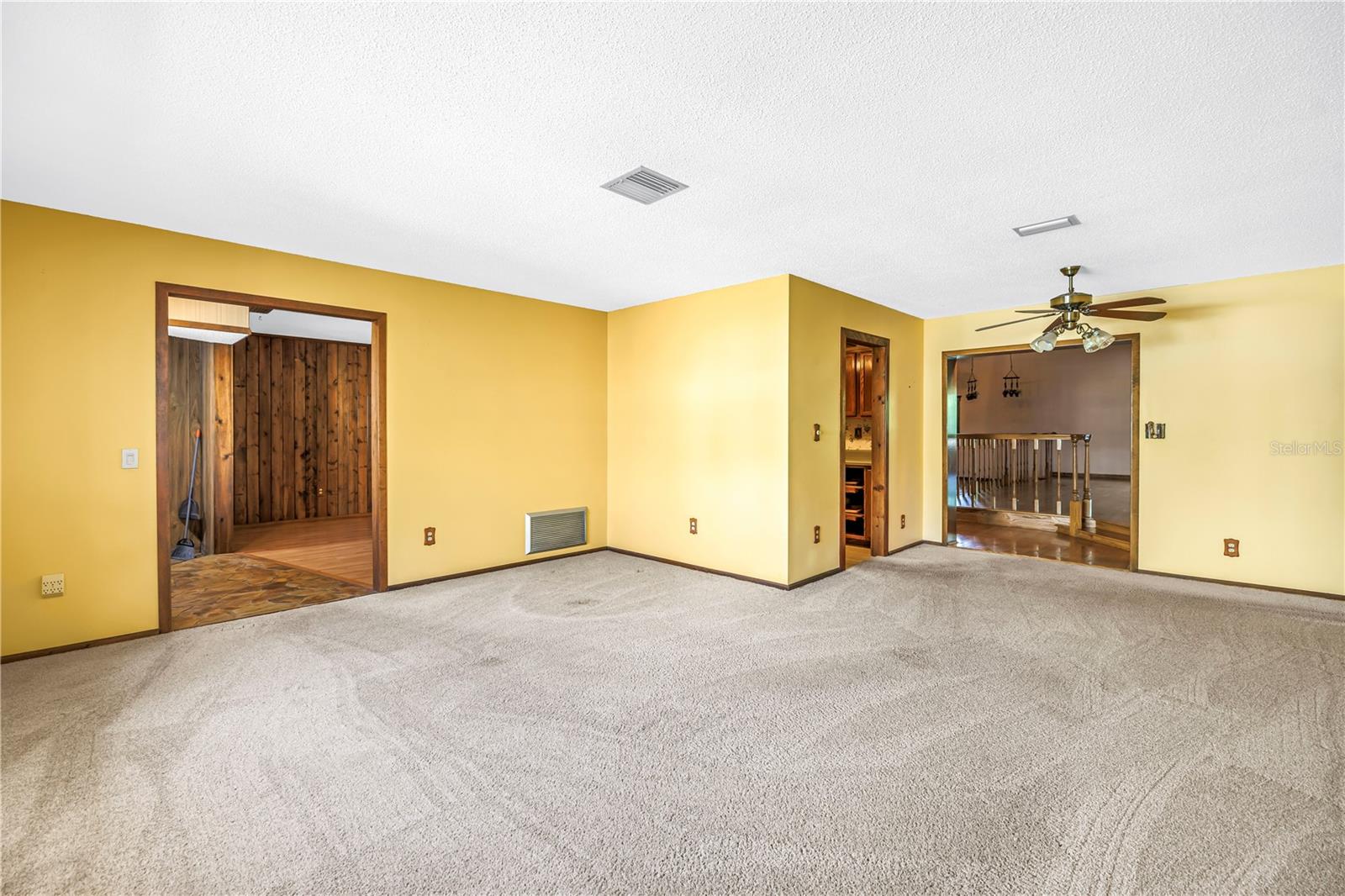 10657 DEL PRADO DR E, LARGO, FL — photo 21