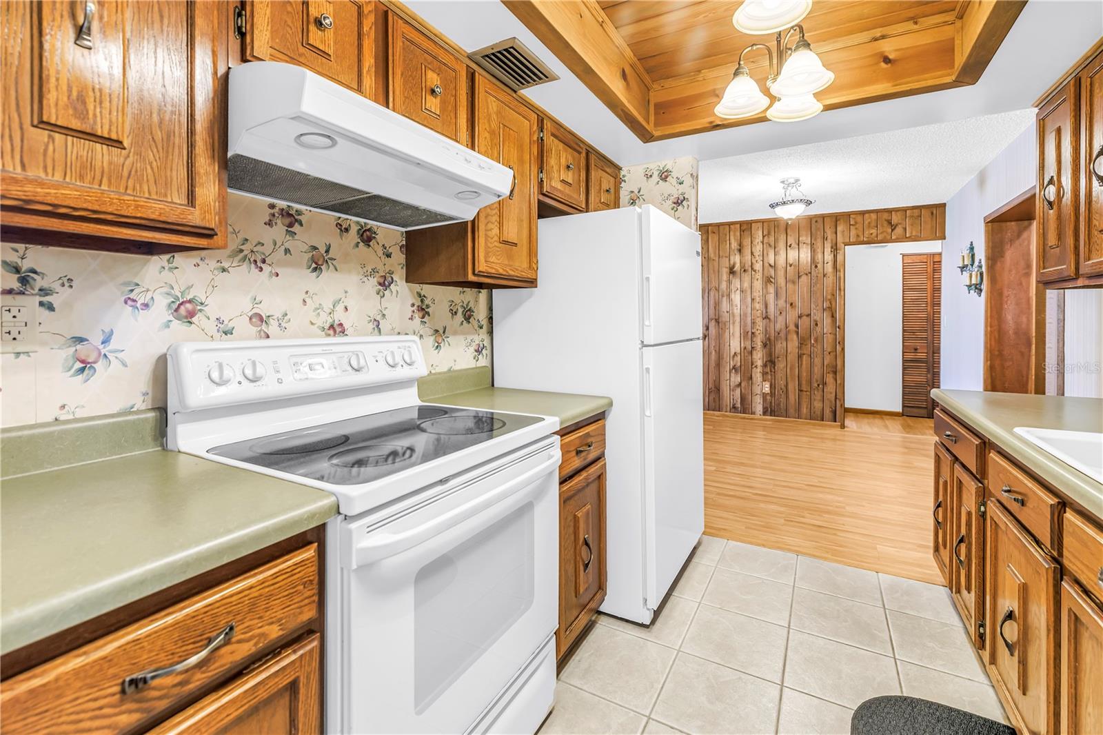 10657 DEL PRADO DR E, LARGO, FL — photo 28