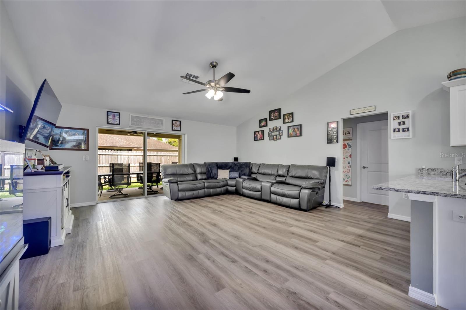 40610 E FOURTH AVE, UMATILLA, FL — photo 13
