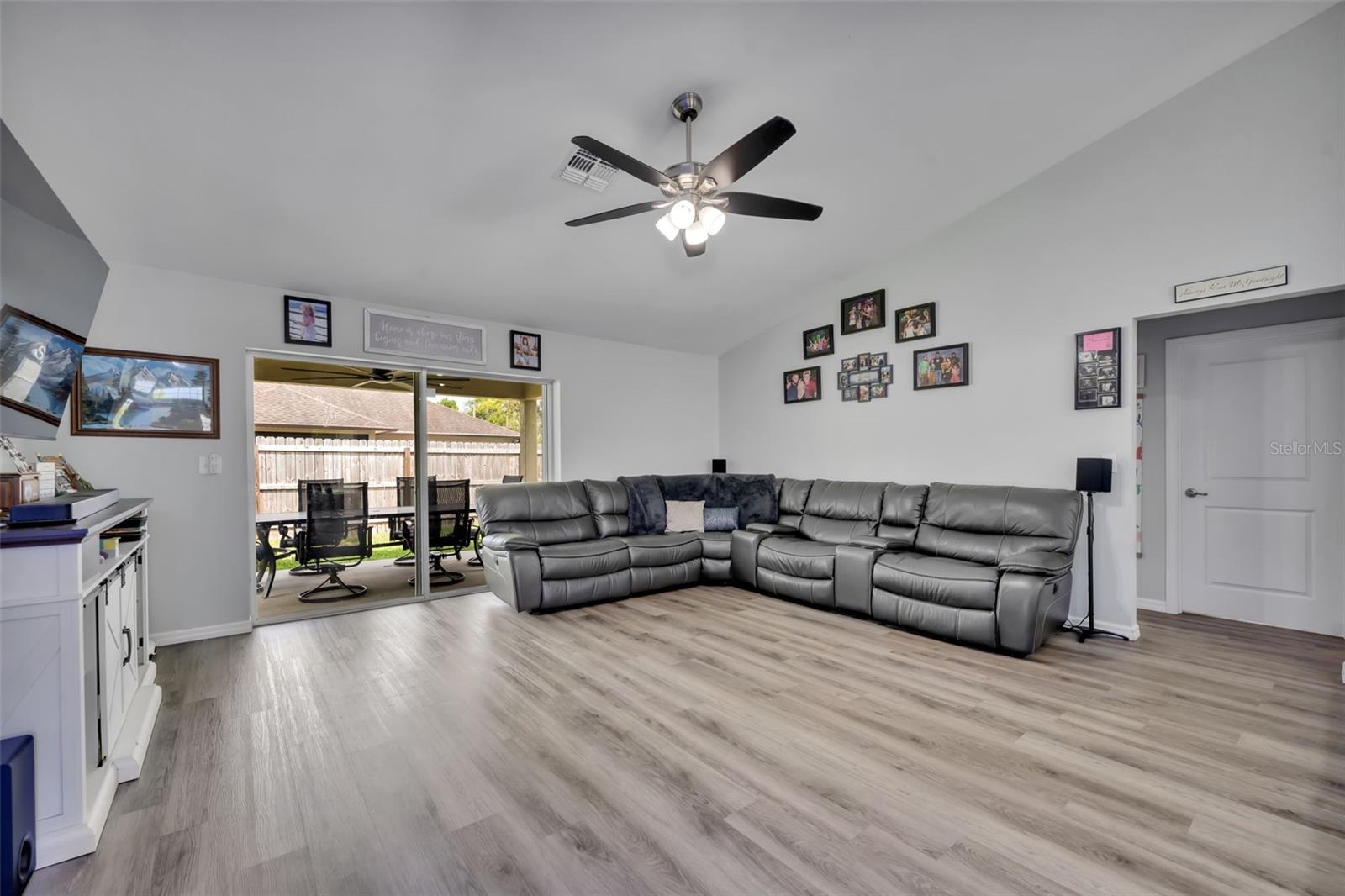 40610 E FOURTH AVE, UMATILLA, FL — photo 16