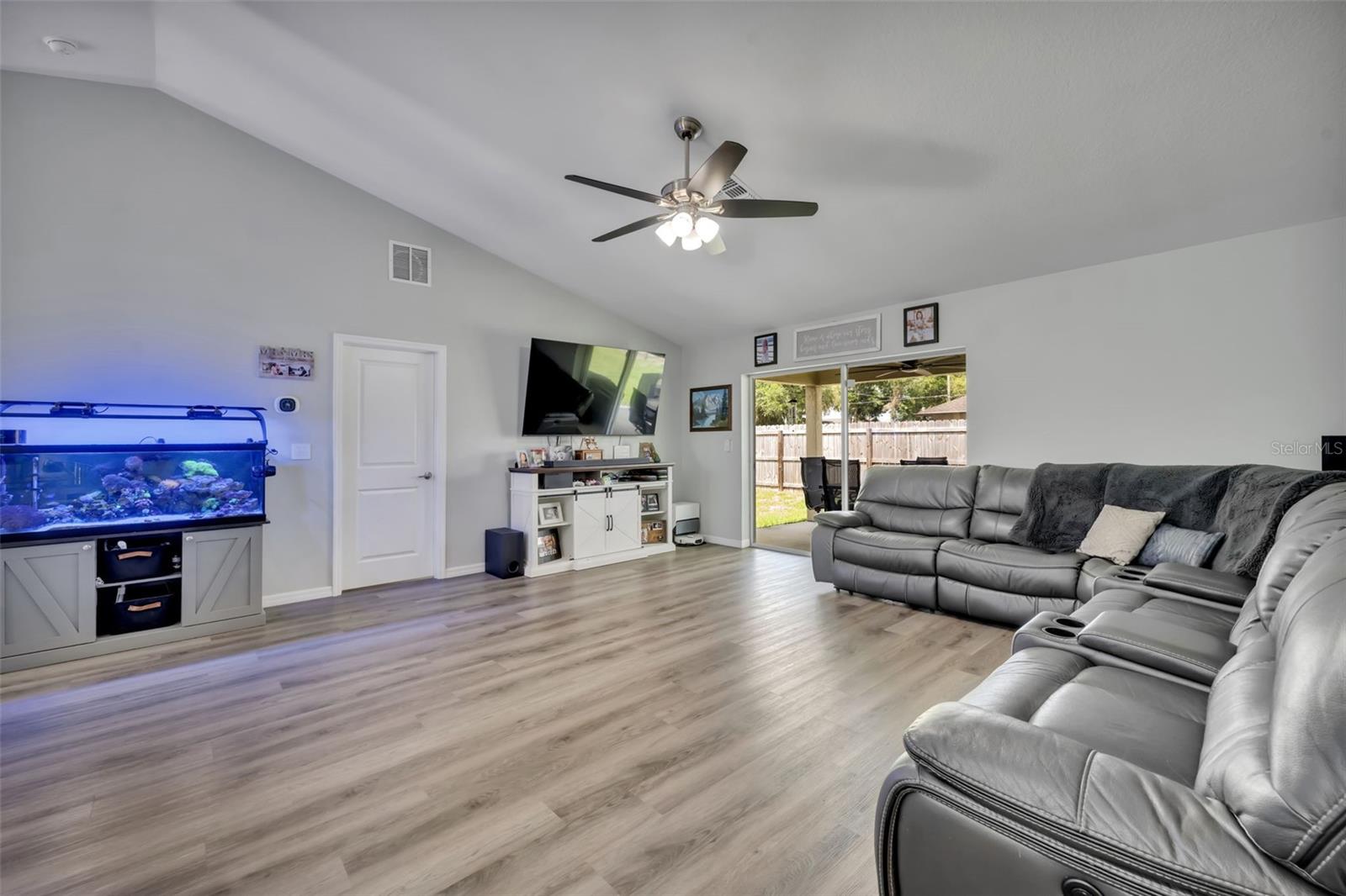 40610 E FOURTH AVE, UMATILLA, FL — photo 17