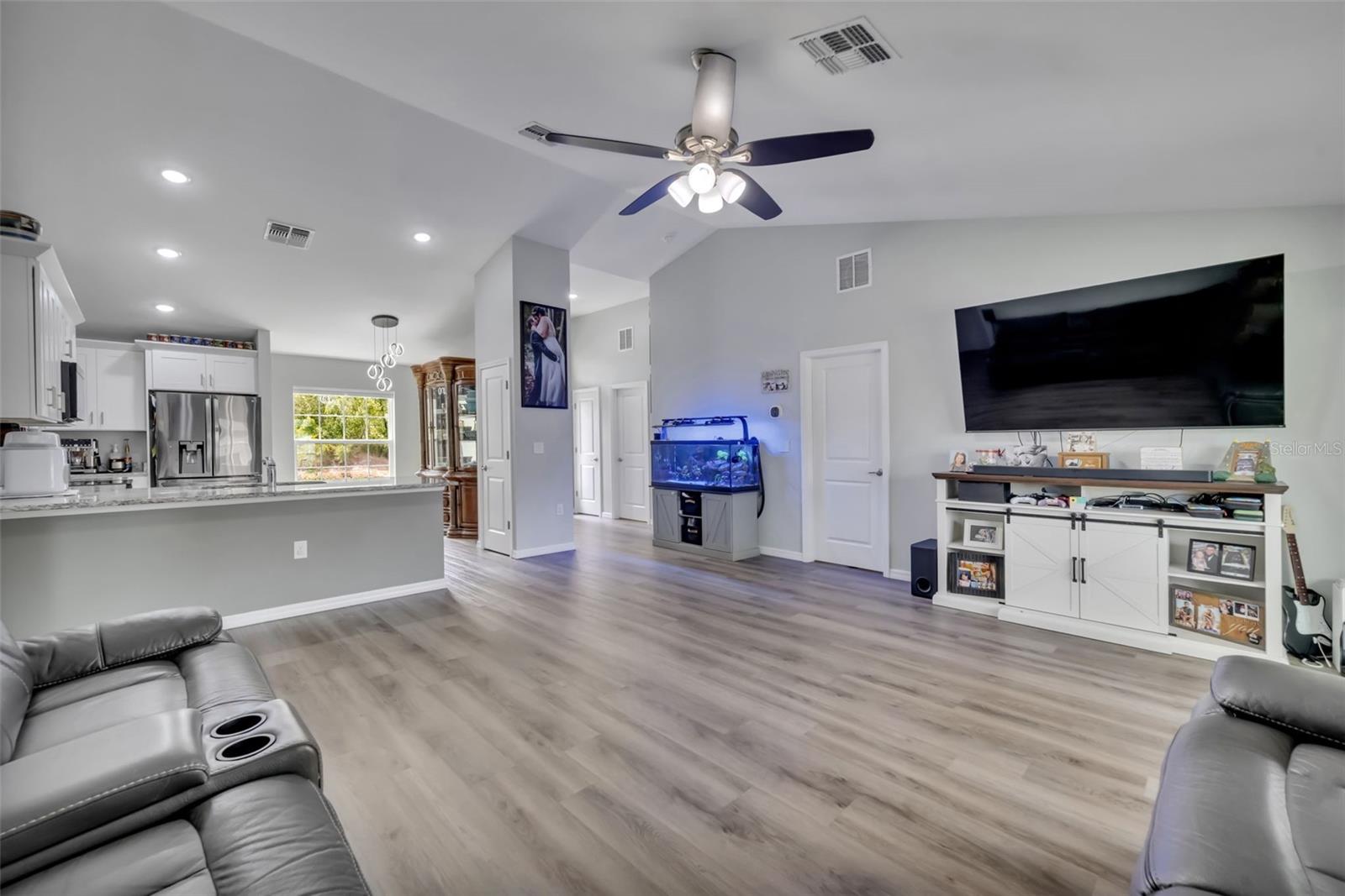 40610 E FOURTH AVE, UMATILLA, FL — photo 22