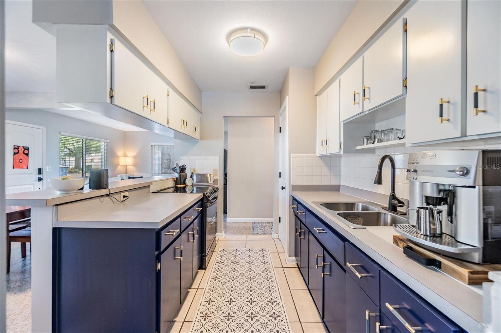 2808 W LAKE AVE, TAMPA, FL — photo 12