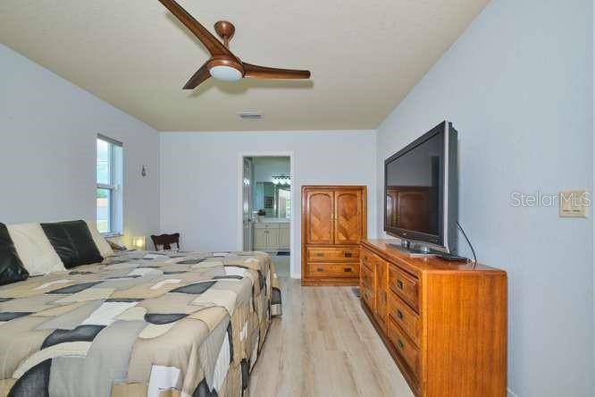 844 NE 6TH AVE, CAPE CORAL, FL — photo 10