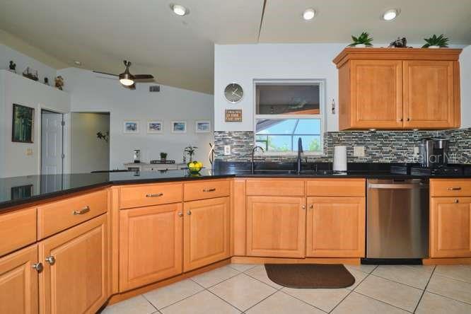 844 NE 6TH AVE, CAPE CORAL, FL — photo 15