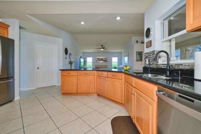 844 NE 6TH AVE, CAPE CORAL, FL — photo 16