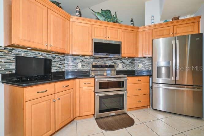 844 NE 6TH AVE, CAPE CORAL, FL — photo 17