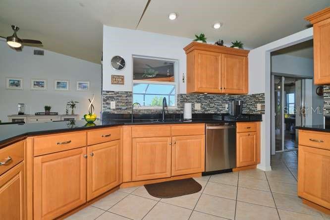 844 NE 6TH AVE, CAPE CORAL, FL — photo 26