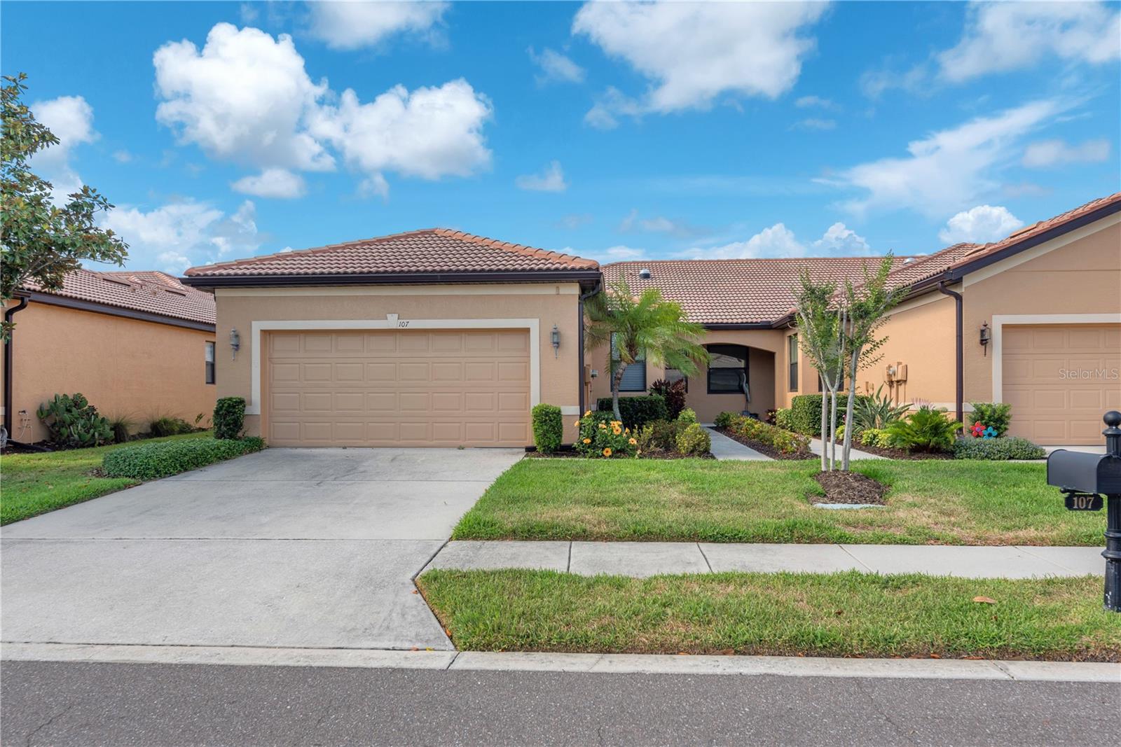 107 SHELL FALLS DR, APOLLO BEACH, FL
