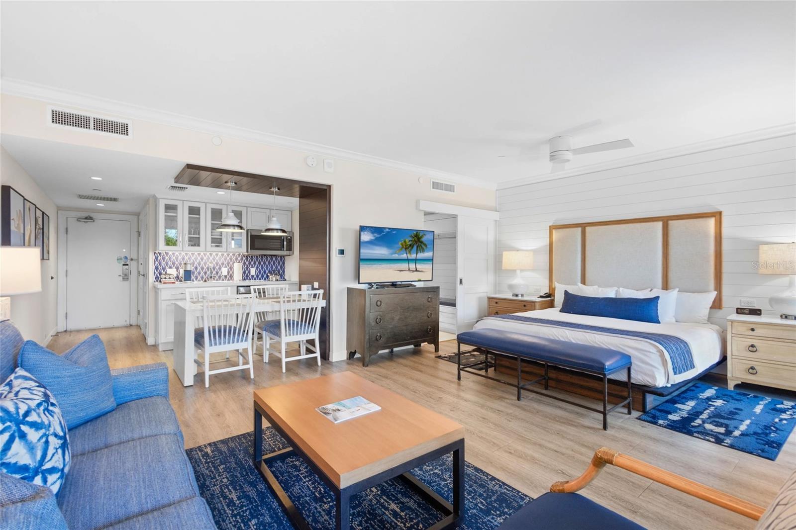 240 SANDS POINT RD #4104, LONGBOAT KEY, FL — photo 11