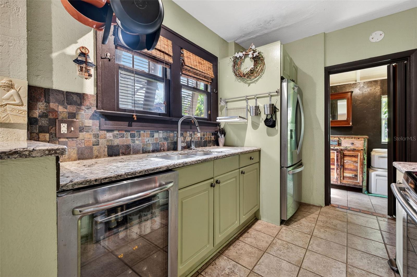652 8TH AVE N, ST PETERSBURG, FL — photo 11