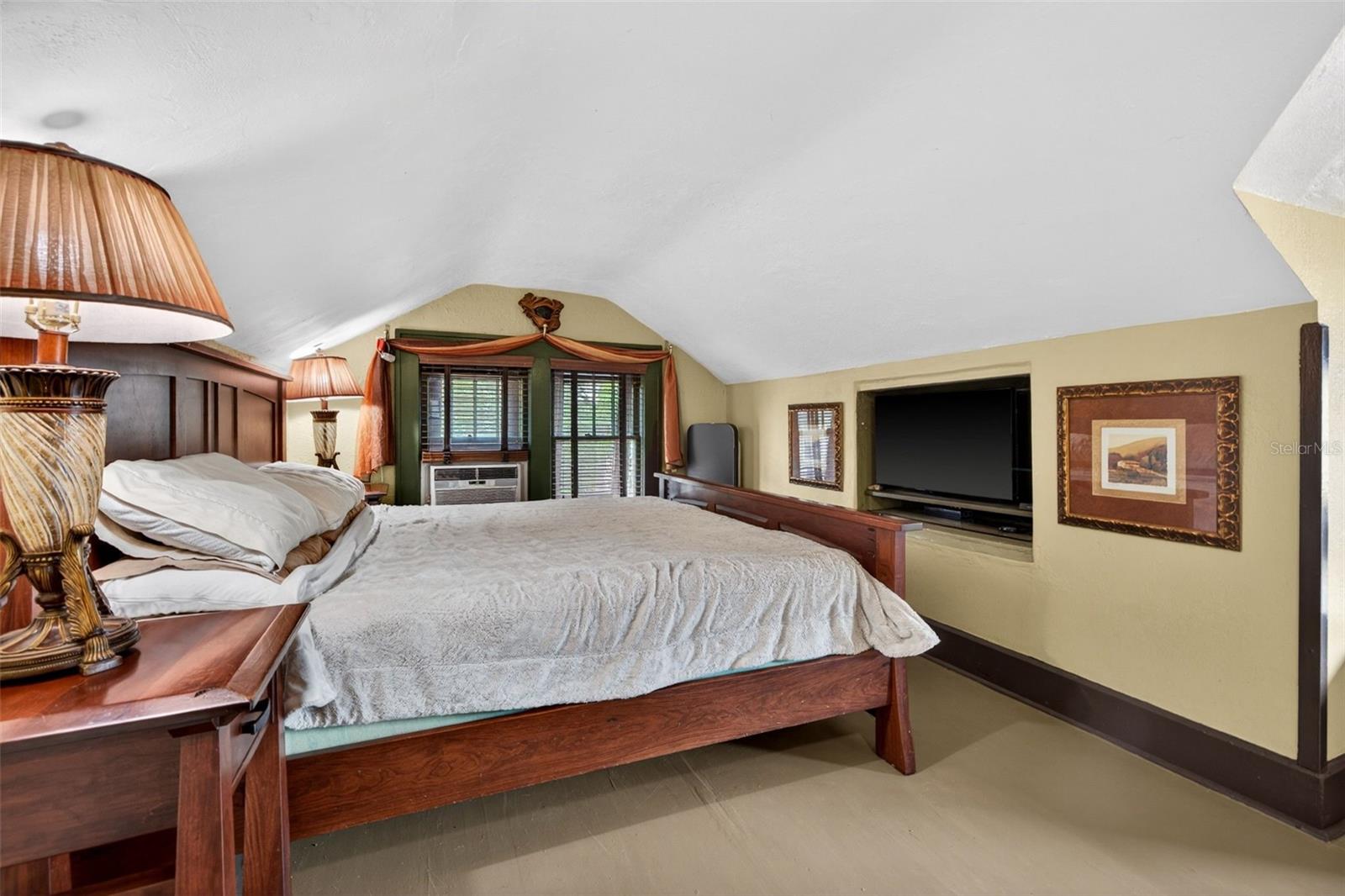 652 8TH AVE N, ST PETERSBURG, FL — photo 18