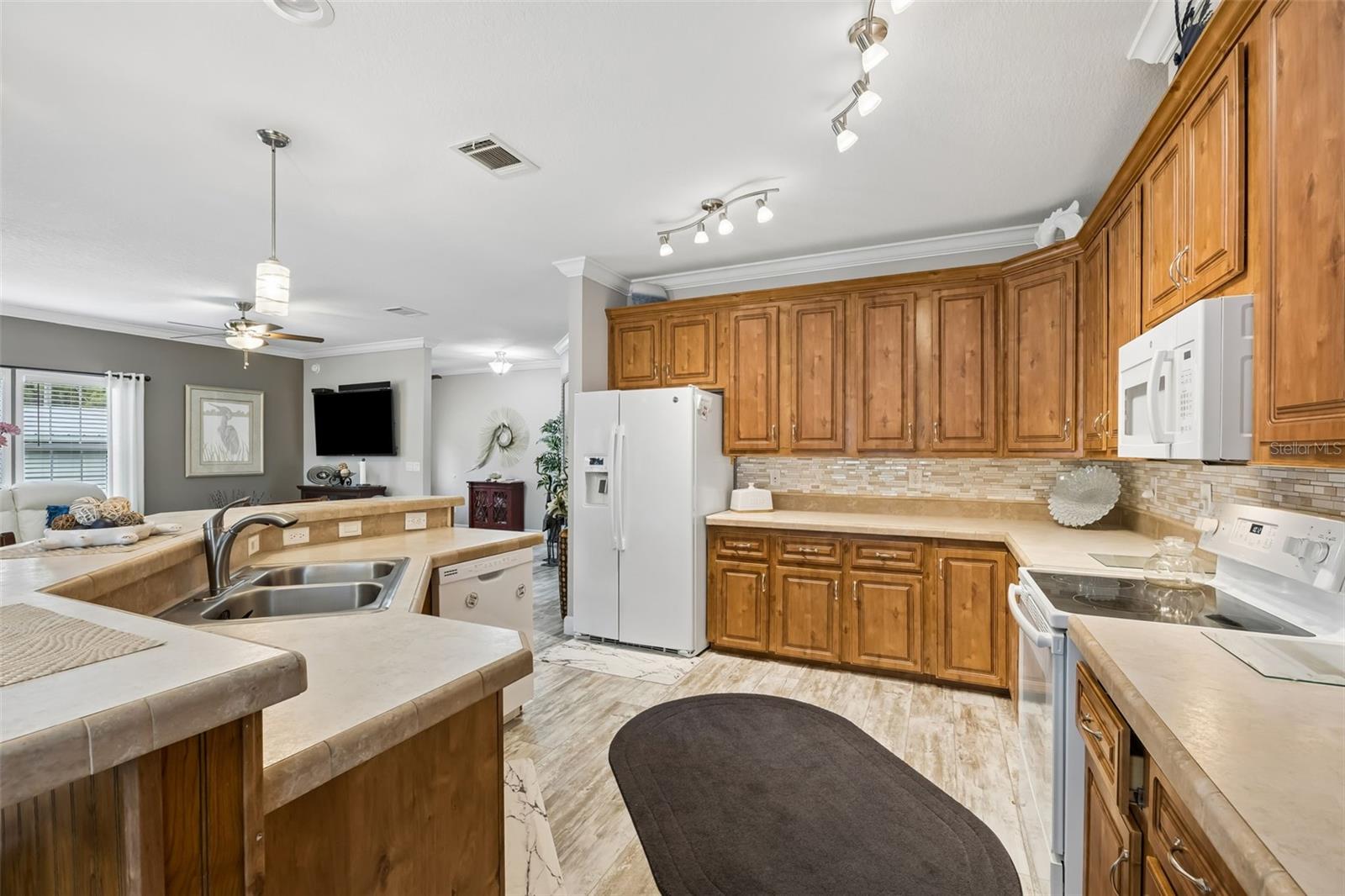 329 PARADISE CIR, SATSUMA, FL — photo 12