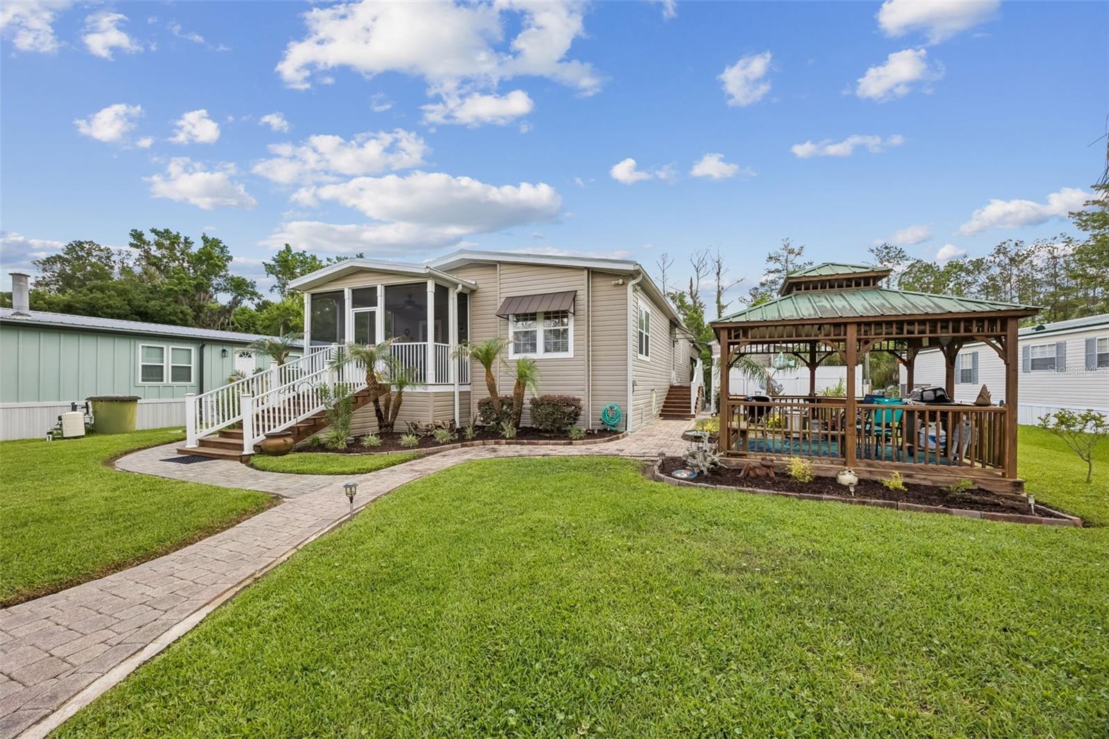 329 PARADISE CIR, SATSUMA, FL — photo 33