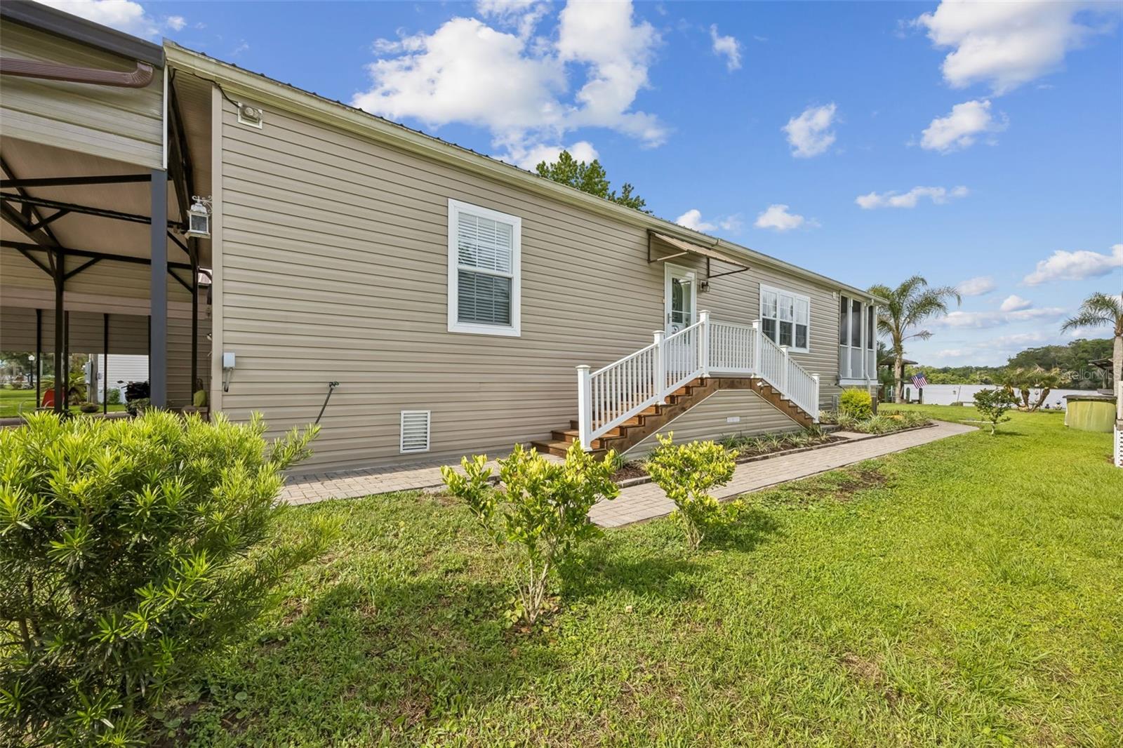 329 PARADISE CIR, SATSUMA, FL — photo 36