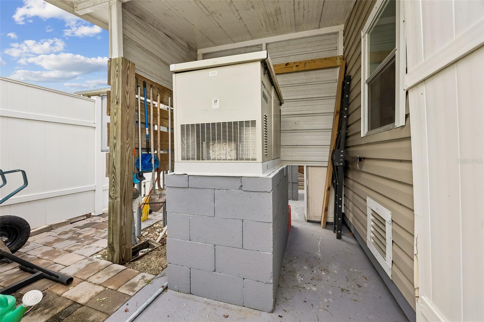329 PARADISE CIR, SATSUMA, FL — photo 41