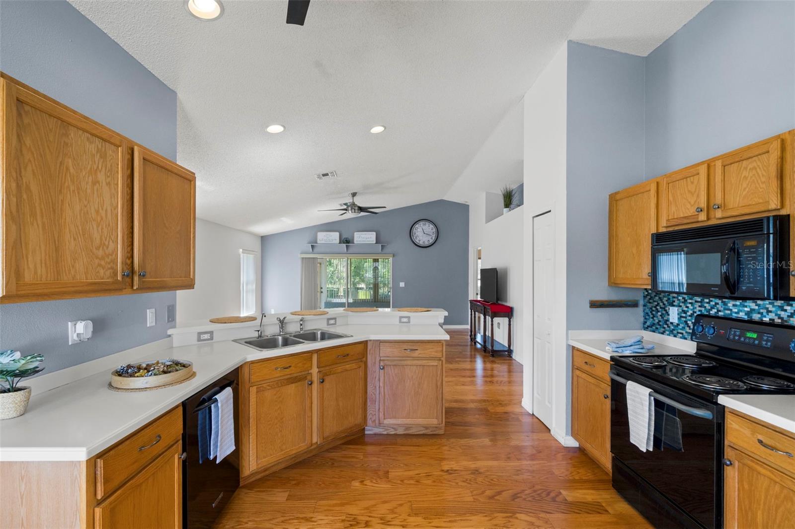 11078 HEATHROW AVE, SPRING HILL, FL — photo 22