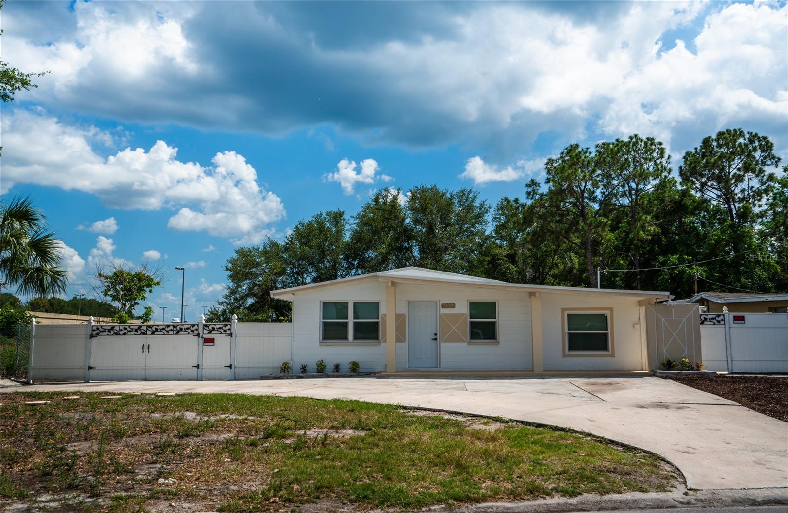 6002 W CLIFTON ST, TAMPA, FL — photo 2