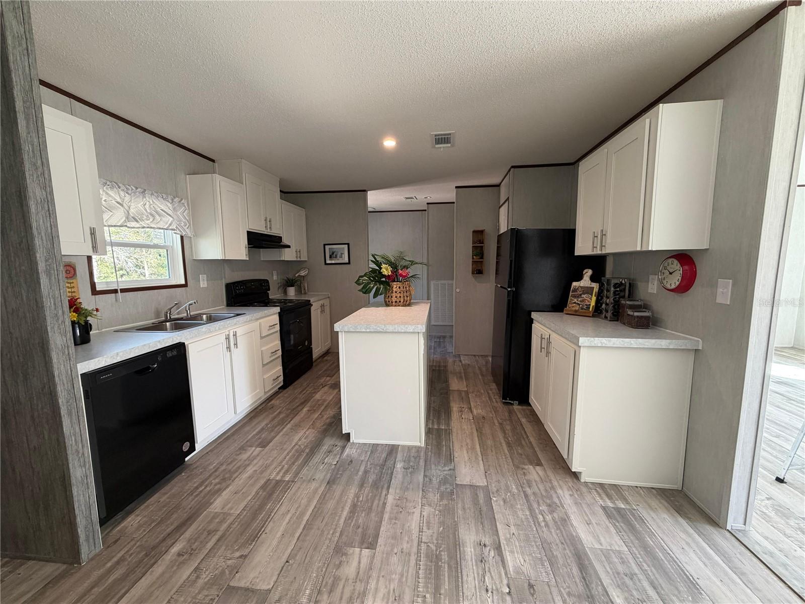 10055 W OHIO DR, CRYSTAL RIVER, FL — photo 12