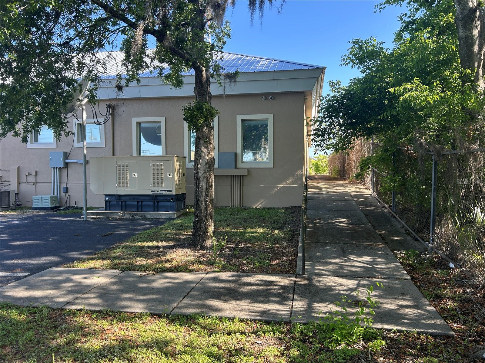 1137 SW 7TH RD, OCALA, FL — photo 2