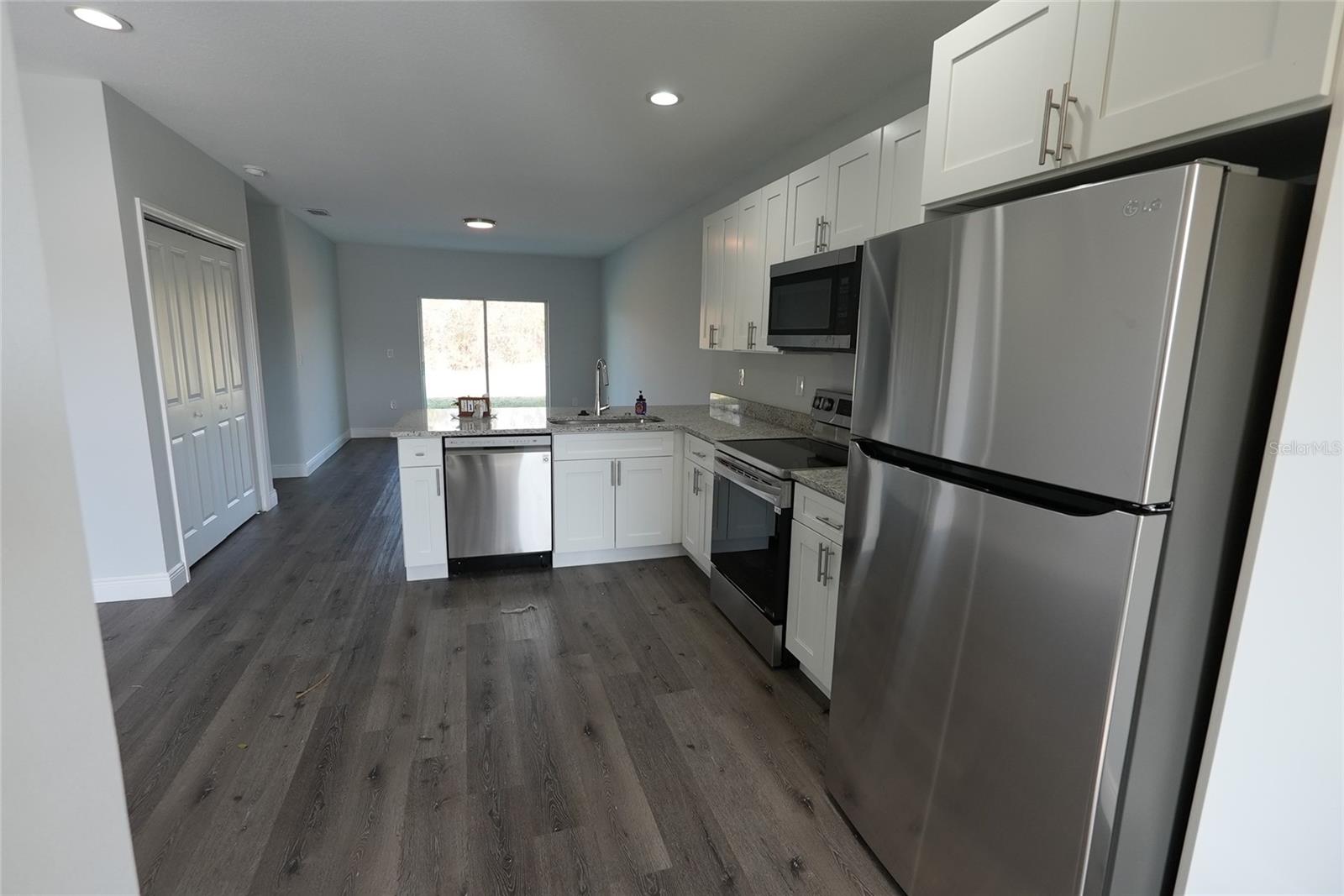 17196 BONNIE AVE, PORT CHARLOTTE, FL — photo 3